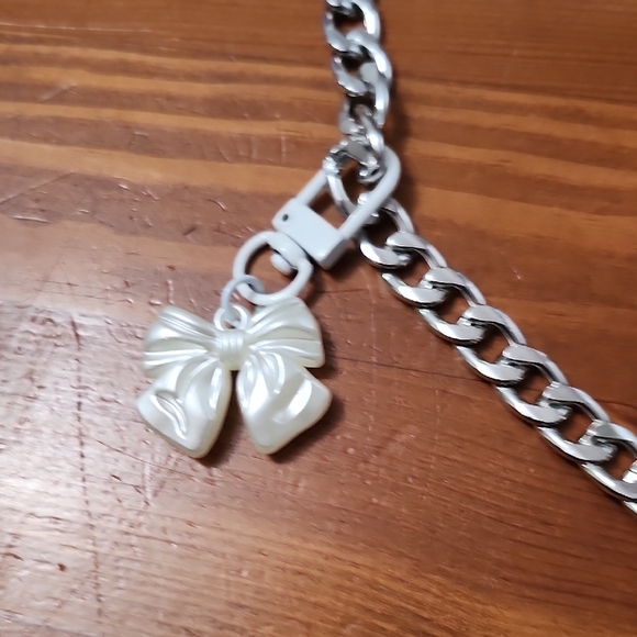 Silver Bag Charm With Double Clasp Heart And Bows - Picture 2 of 5